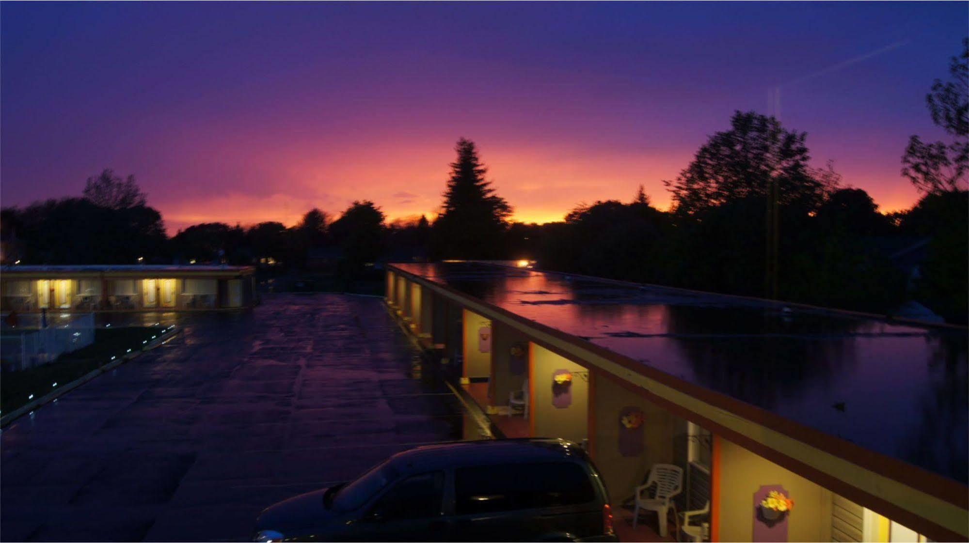 Harmony Inn Годерич Экстерьер фото